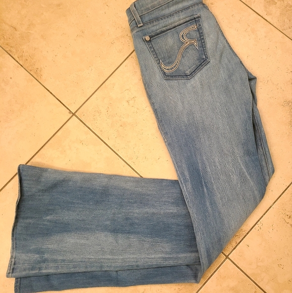 Rock and Republic Flare Jeans - Picture 2 of 9